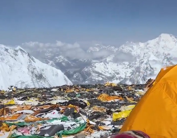 nepalul-va-renunta-la-schema-de-recuperere-a-deseurilor-de-pe-muntele-everest