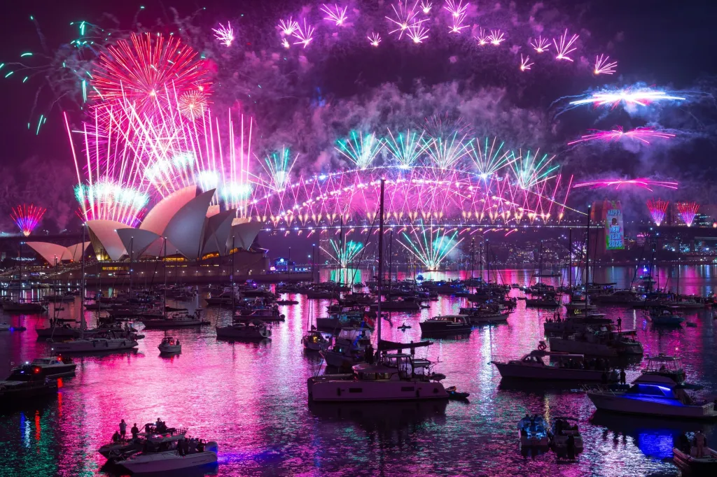 primele-tari-din-lume-care-au-intrat-in-2026.-focuri-de-artificii-spectaculoase-la-auckland-si-sydney
