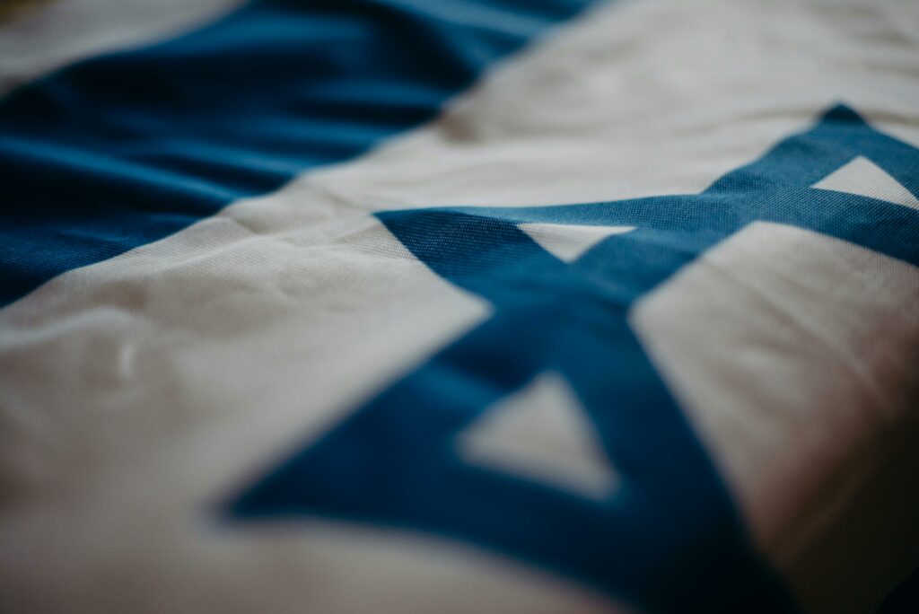 zeci-de-mii-de-israelieni-au-parasit-tara-in-2025