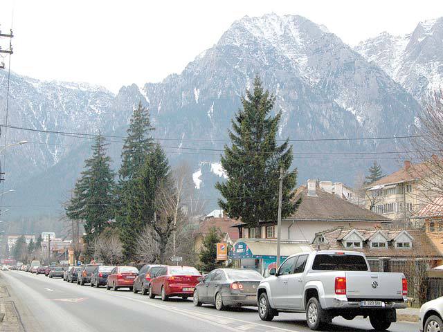 aglomeratie-pe-valea-prahovei:-cozi-in-trafic-de-pana-la-7-kilometri
