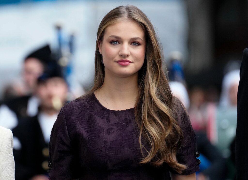 lovitura-pentru-monarhia-din-spania.-escrocii-cer-bani-pe-tiktok-folosindu-se-de-videoclipuri-ai-care-o-surprind-pe-printesa-leonor