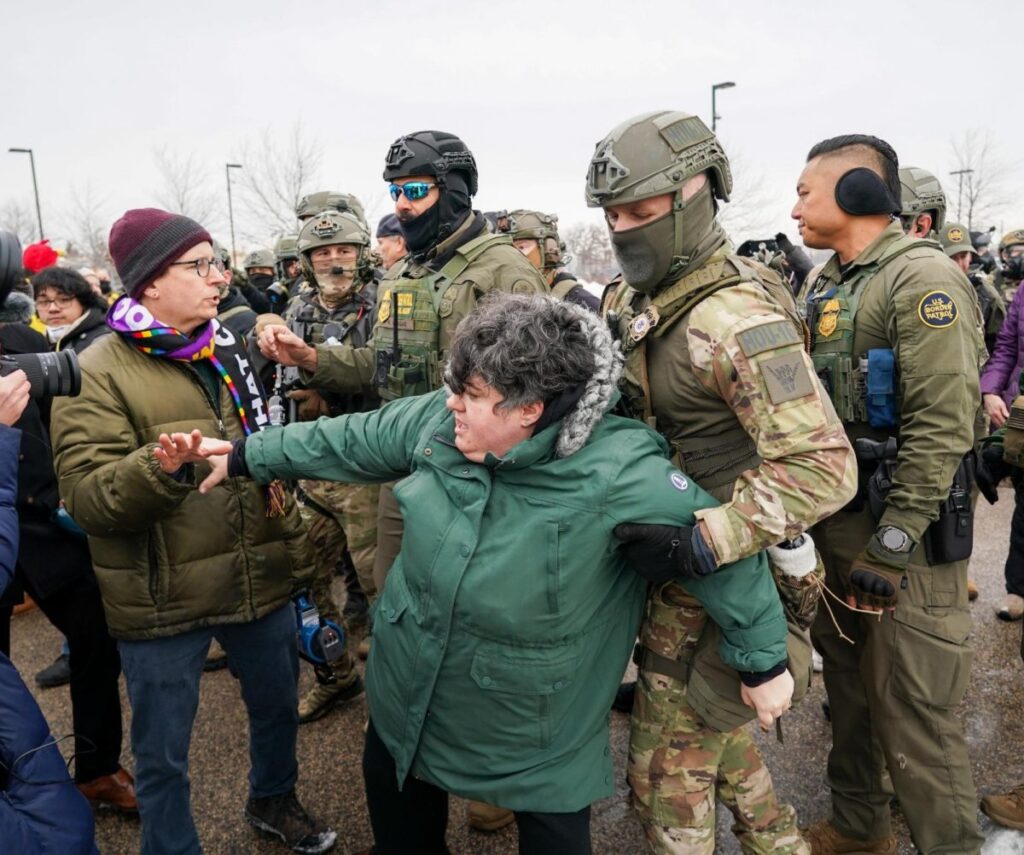 controverse-in-minnesota-dupa-uciderea-unei-femei-de-un-agent-ice:-fbi-blocheaza-accesul-statului-la-ancheta