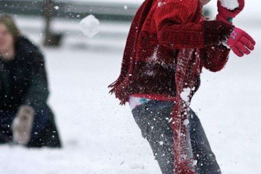 bulgareala-mortala-pentru-un-barbat-de-60-de-ani!-a-decedat-dupa-o-altercatie-cu-doi-tineri-care-aruncau-cu-zapada!