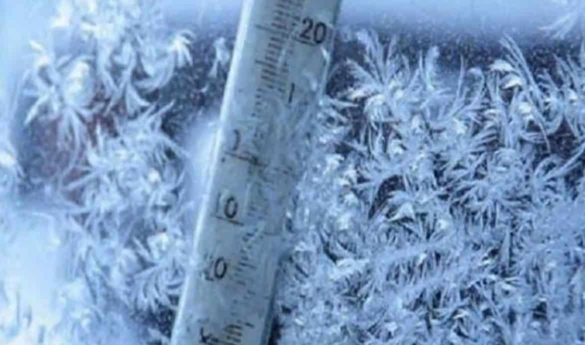 un-ciclon-loveste-puternic-romania.-urmeaza-zile-cu-temperaturi-extrem-de-scazute