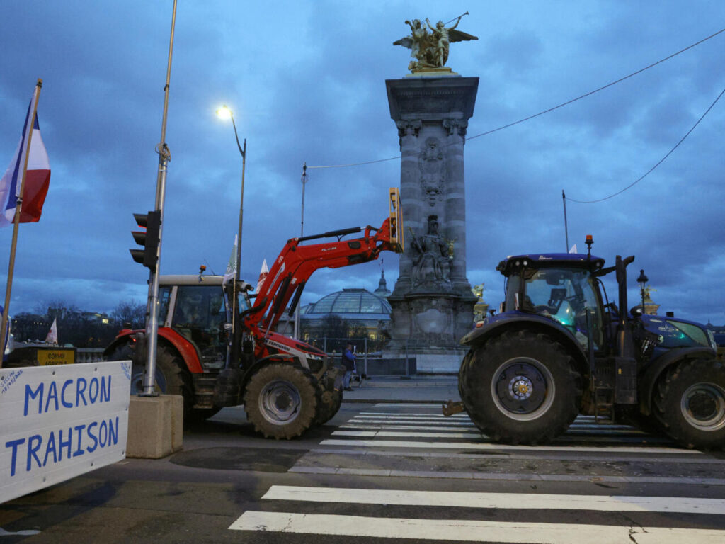 protest-masiv-al-agricultorilor-la-paris-fata-de-importurile-sud-americane