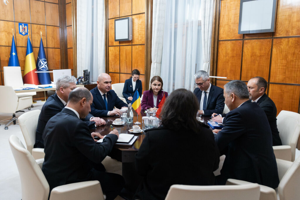 premierul-ilie-bolojan-s-a-intalnit-cu-ministrul-de-interne-al-turciei,-ali-yerlikaya,-la-palatul-victoria