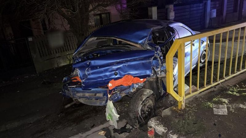 accident-rutier-in-gorj,-pe-dn-56:-impact-violent-intr-un-stalp-de-electricitate