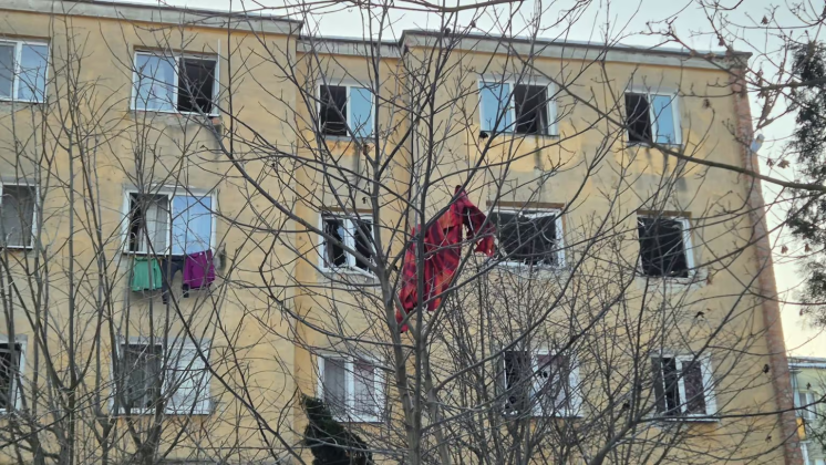 o-explozie-s-a-produs-intr-un-bloc-din-alba-iulia.-doua-persoane,-un-barbat-si-o-femeie,-au-fost-ranite