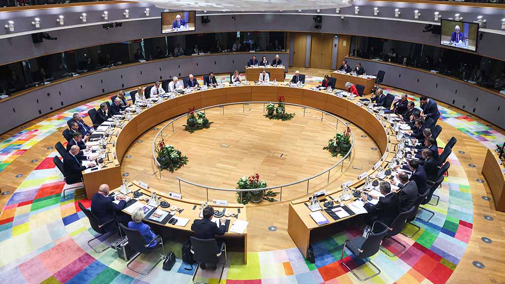 ue-isi-cheama-ambasadorii-la-bruxelles,-dupa-amenintarile-lui-trump-cu-noi-taxe-vamale