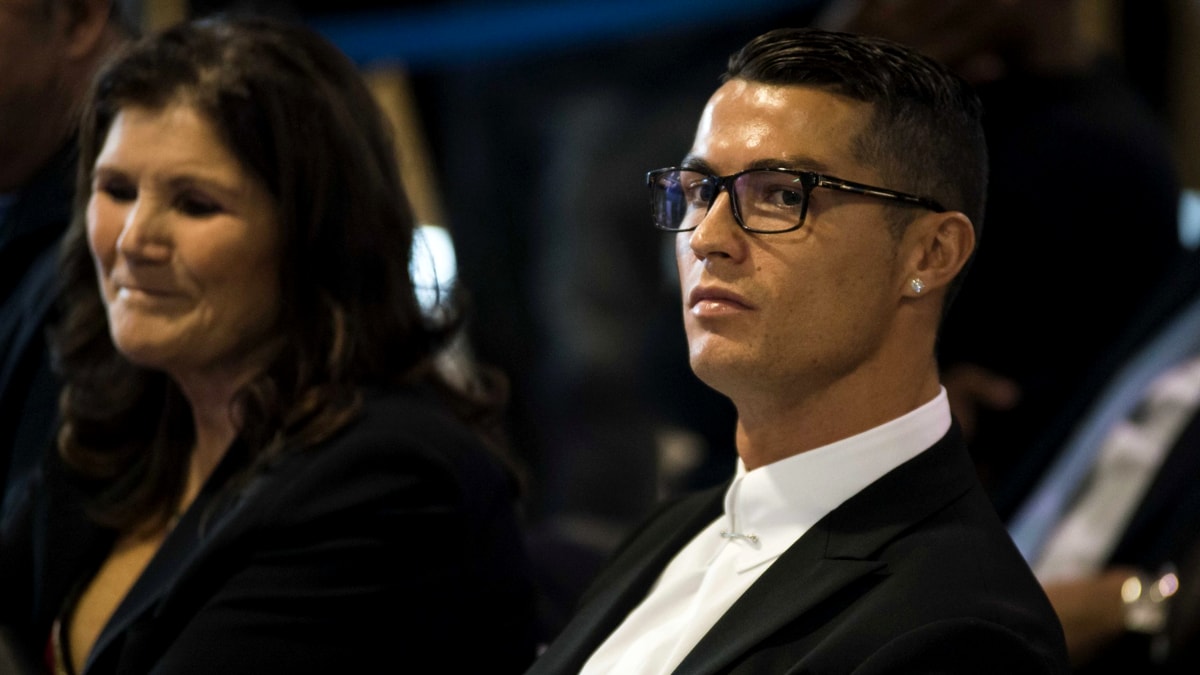 di-maria-a-povestit-totul.-l-a-invitat-pe-cristiano-ronaldo-la-ziua-lui-si-ce-s-a-intamplat-l-a-lasat-masca
