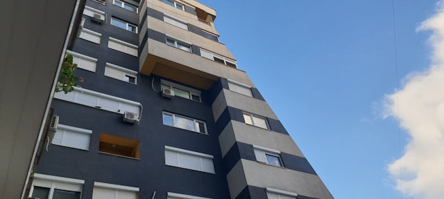 noi-reguli-si-amenzi-pentru-dezvoltatorii-imobiliari:-ce-trebuie-sa-le-spuna-clientilor-inainte-de-vanzarea-locuintei