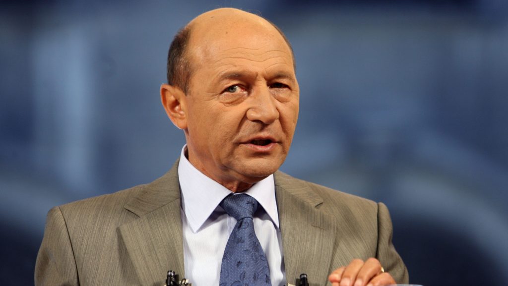 traian-basescu,-despre-consilul-pentru-pace:-o-jucarie-pe-care-si-o-face-trump