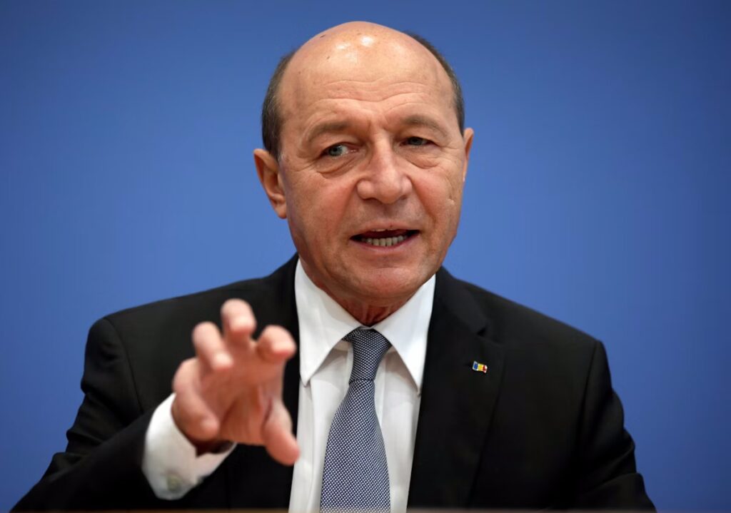 traian-basescu:-partidele-depasesc-orice-limita-a-bunului-simt.-nu-e-treaba-lor-sa-aleaga-sefii-serviciilor-secrete