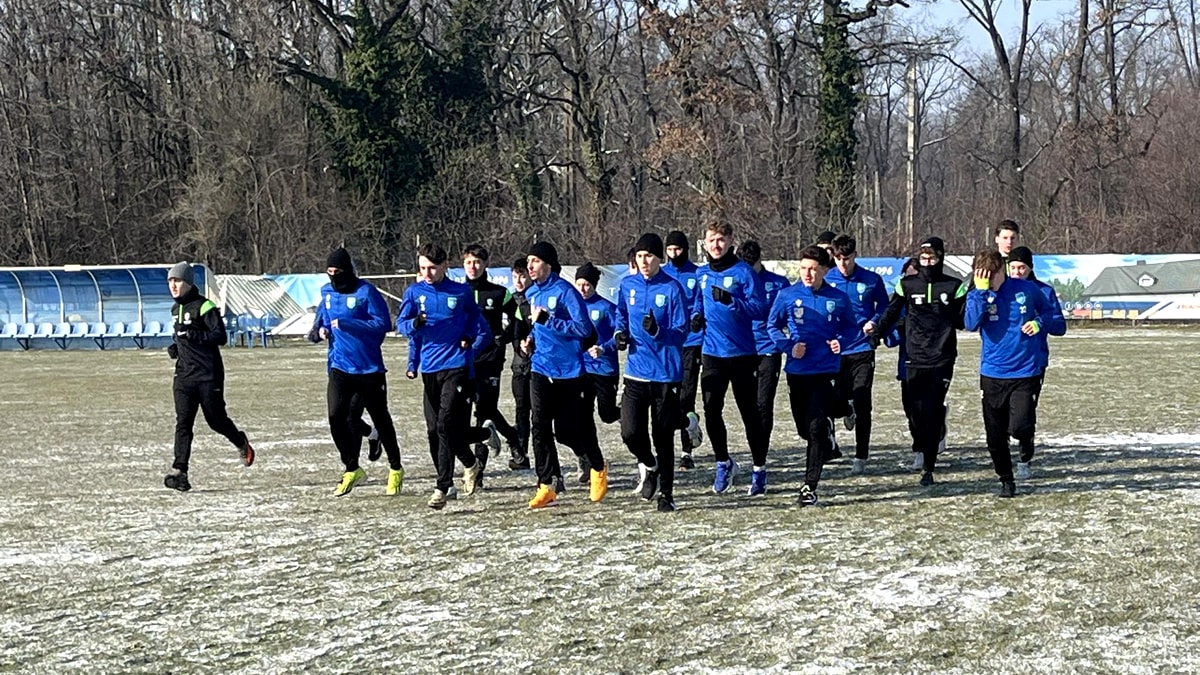haos-la-clubul-din-romania-aflat-pe-pozitie-de-play-off!-a-reziliat-contractele-jucatorilor-si-va-continua-competitia-cu-juniorii