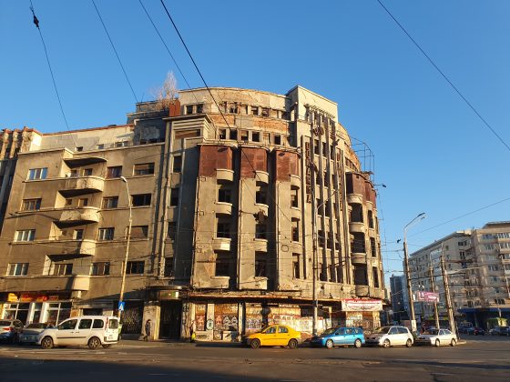 hotelul-dunarea,-simbolul-degradarii-din-zona-gara-de-nord,-scos-la-vanzare