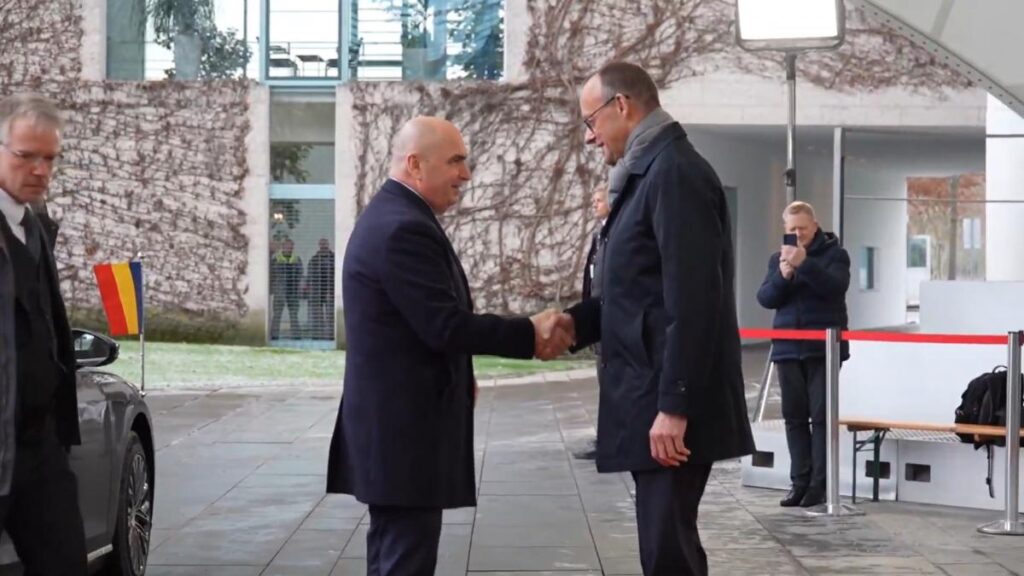 (video)-premierul-ilie-bolojan,-primit-de-cancelarul-german-friedrich-merz