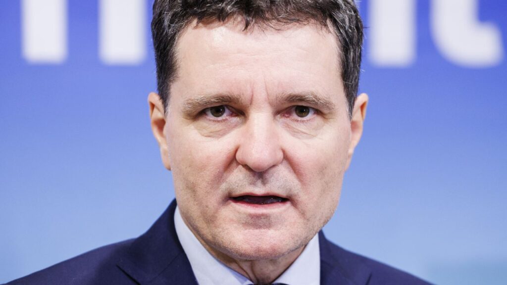 nicusor-dan-spune-ca-bolojan-ramane-premier:-in-momentul-acesta-nu-exista-alta-alternativa