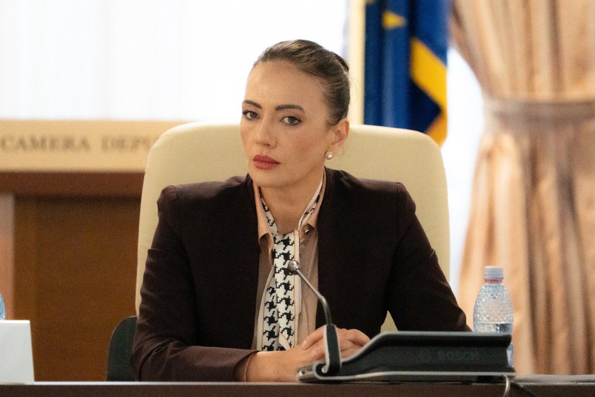 deputatul-aur-laura-gherasim,-presedintele-comisiei-pentru-cercetarea-abuzurilor,-combaterea-coruptiei-si-petitii:-s-au-desfasurat-cinci-zile-de-audieri-publice-in-parlamentul-romaniei