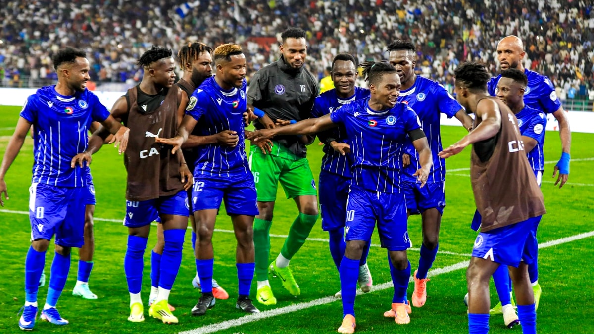 victorie-uriasa-pentru-laurentiu-reghecampf-in-liga-campionilor-africii-ce-scor-a-inregistrat-echipa-romanului-la-returul-cu-mamelodi-si-cum-arata-clasamentul-grupei.-video