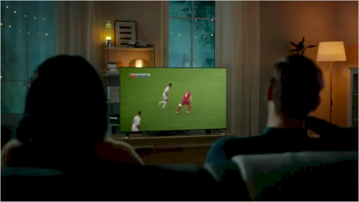 Antrenor din SuperLiga a condus echipa de pe canapea la ultimul meci