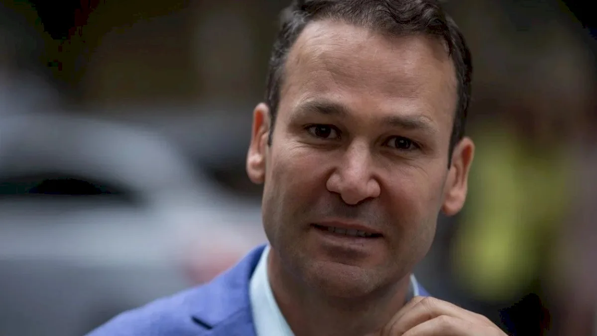 Percheziții DNA la Primăria Sectorului 3, pe numele primarului Robert Negoiță