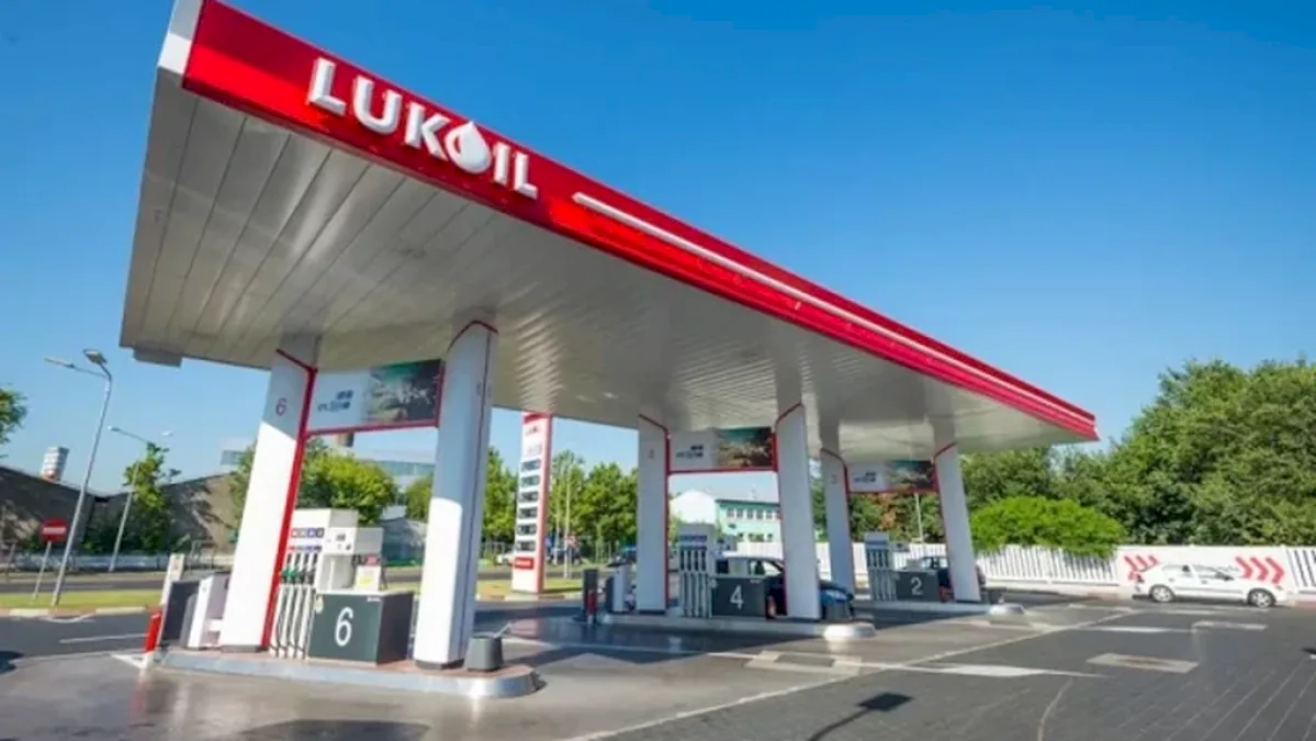 Oficial: Guvernul a introdus supravegherea extinsă pentu rafinăria Petrotel, benzinăriile Lukoil și perimetrul offshore Trident