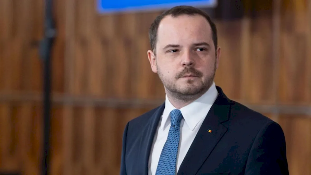 Lovitură dură pentru medicii care fug la privat în timpul programului: ministrul Sănătății anunță concedieri și restricții drastice