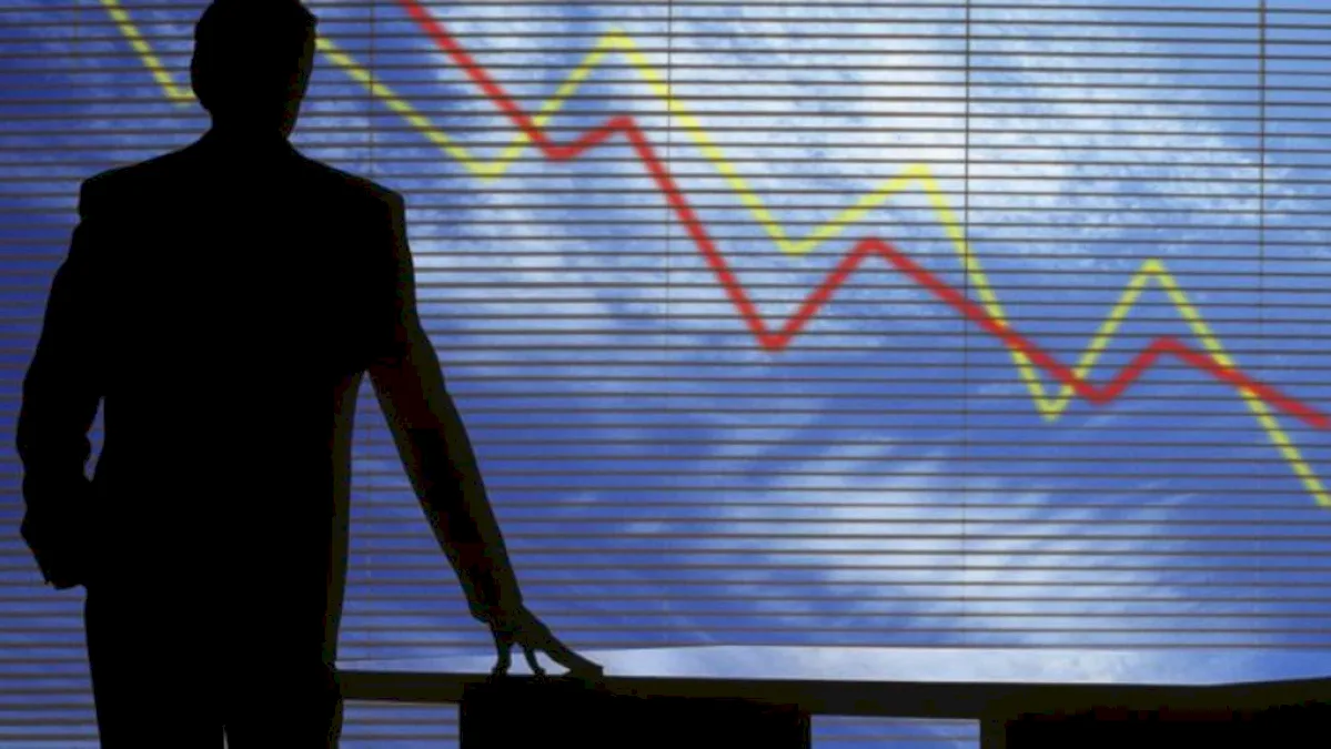 Anunțul pe care îl aștepta Guvernul, după intrarea în recesiune tehnică. Fitch ne ține în lumea bună, scăpăm iar de junk