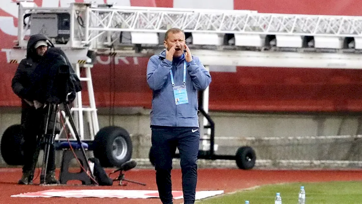 Dorinel Munteanu critică arbitrajul după decizia VAR din meciul cu CFR Cluj