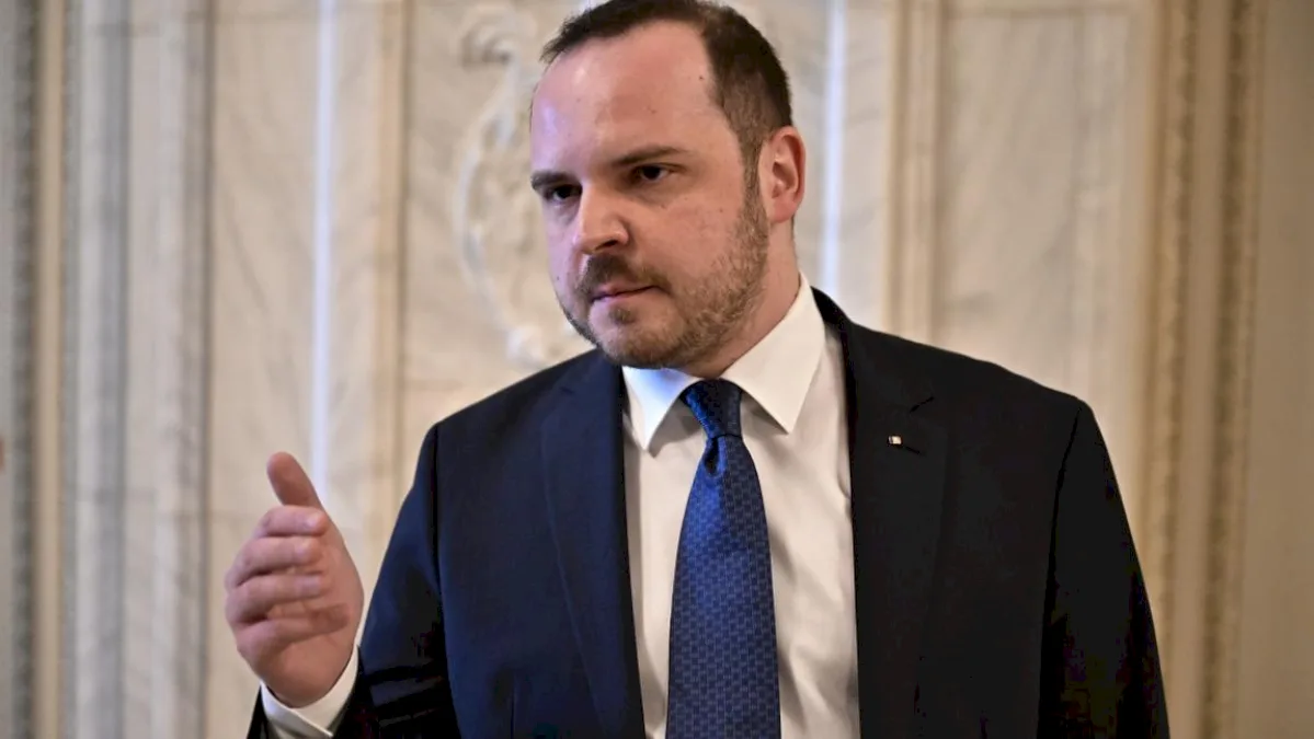Ministrul Sănătății, anunț național după ce un medic a fost prins operând la privat în timpul programului de la stat