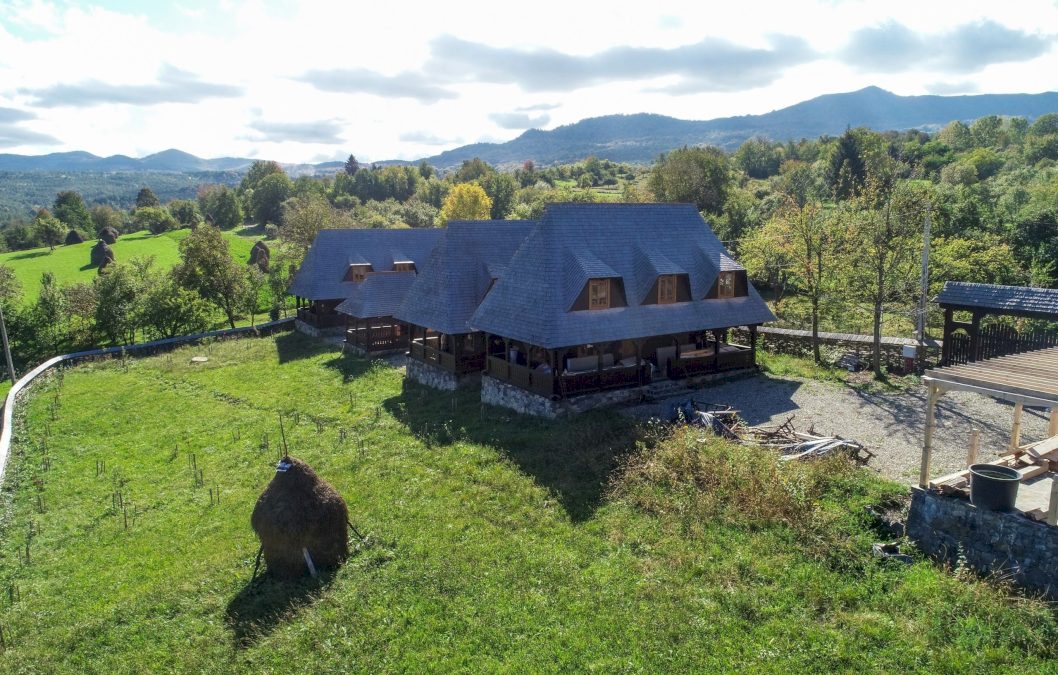 Proprietăți tradiționale din Maramureș, scoase la vânzare prin Romania Sothebys International Realty. Case tradiționale restaurate, domenii și conace își caută noi proprietari (FOTO)