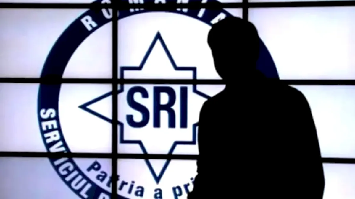 Videoclip aniversar al SRI: un ghiocel simpatic, cu ochelari de soare și palton cu guler ridicat / Mesajul: Nu mai sunt acoperiți