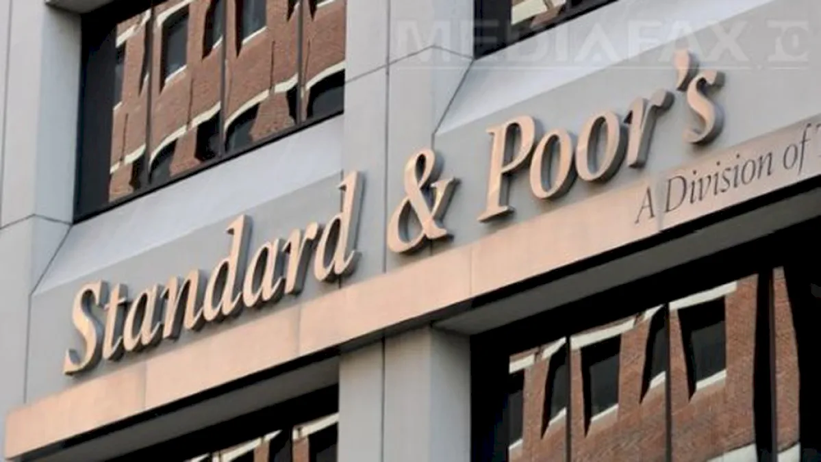 România află azi dacă rămâne în lumea bună. S&P anunță ratingul. Analiștii, despre posibilitatea să ajungem în junk