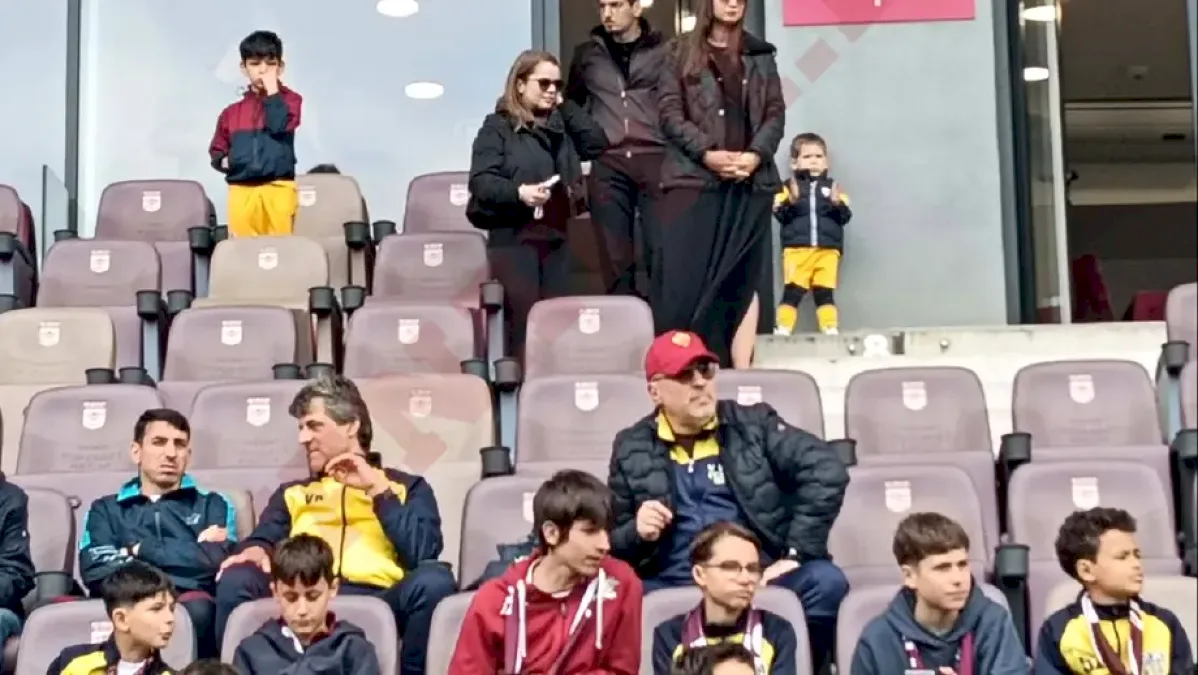 LIVE /  Omagiu pentru Mircea Lucescu în Giulești! Nepotul marelui antrenor, moment emoționant la Rapid  FC Argeș. Marilu, în lacrimi. Update