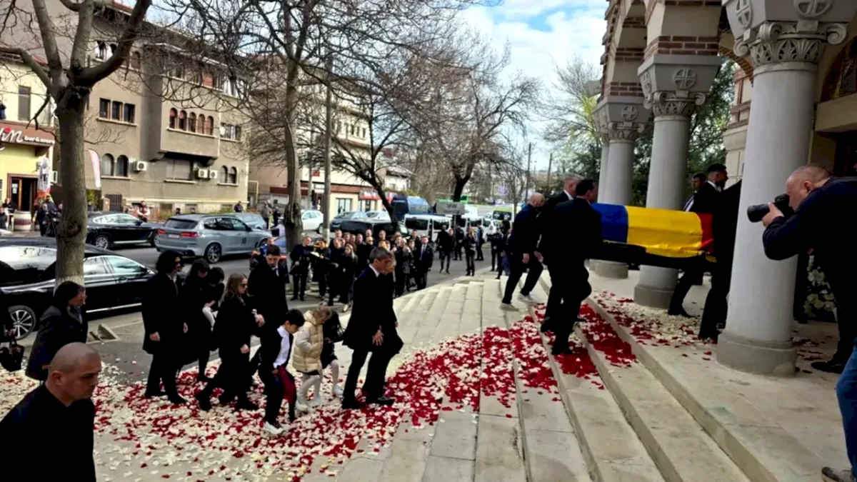 Mesajul familiei Lucescu după funeraliile marelui antrenor. Am simțit ceva ce nu credeam posibil în mijlocul unei asemenea dureri. Cui sunt transmise mulțumiri