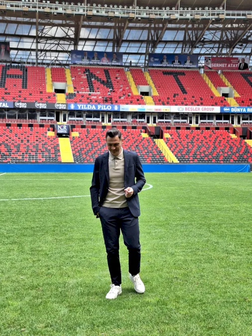 Mirel Rădoi, antrenorul lui Gaziantep! Fostul tehnician al FCSB a făcut cunoștință cu noua casă. Foto