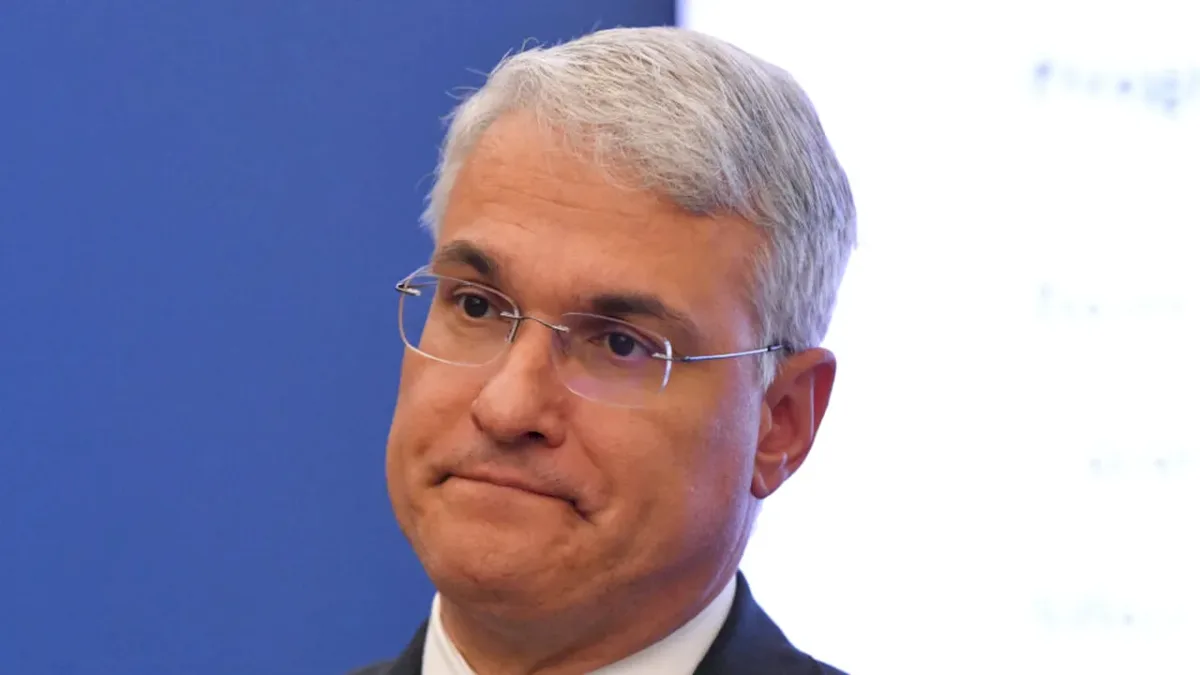 Sindicatele Polițiștilor cer demisia lui Pîslaru: Nu cunoaște legislația sau amestecă lucrurile în mod insidios