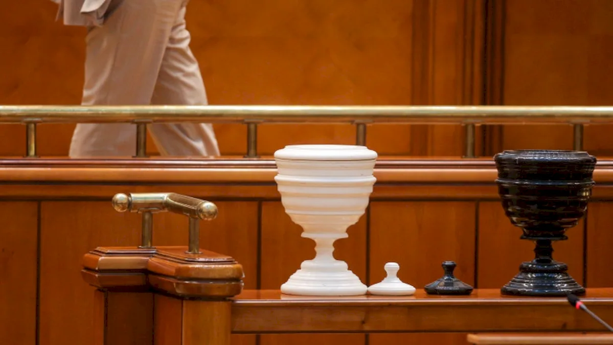 ULTIMA ORĂ! Moțiunea de cenzură a trecut cu 281 de voturi. Guvernul Bolojan pleacă de la putere