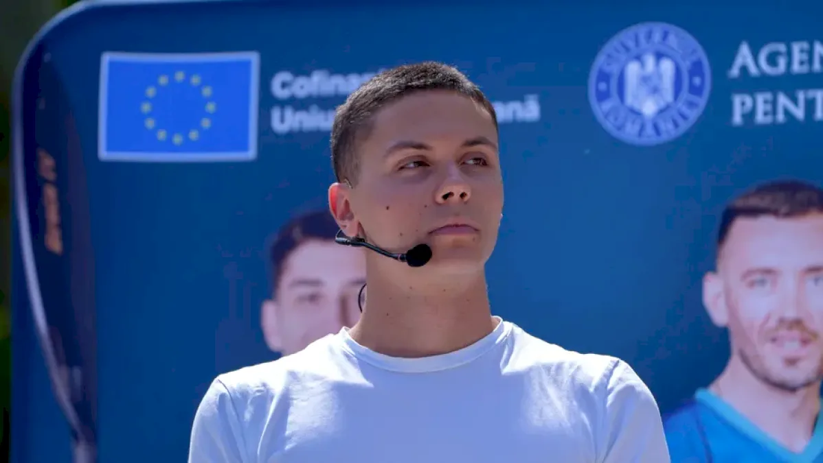 Gestul emoționant făcut de David Popovici pentru un copil cu mâna în ghips: Mi-am rupt mâna la fotbal!. Exclusiv