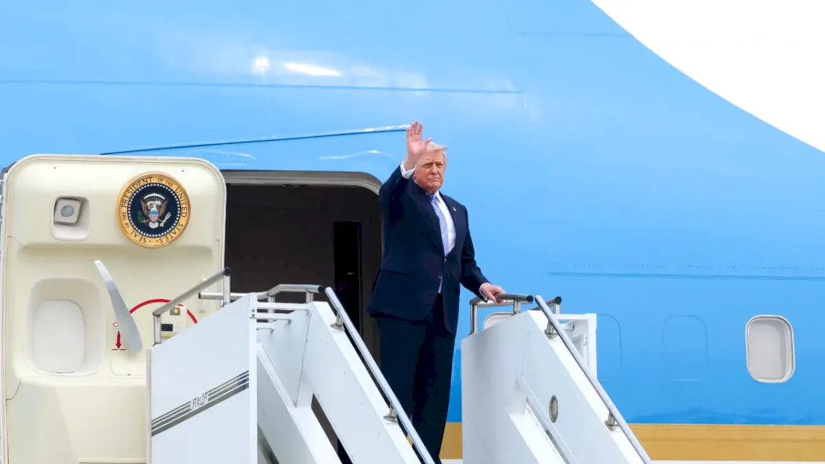 Trump, acuzat că a tranzacționat acțiuni la companii cu care administrația sa avea contracte / Eric Trump respinge acuzațiile: Sunt o minciună
