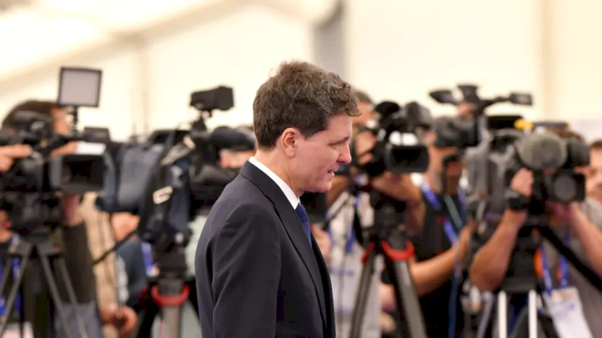 Euractiv: Nicușor Dan  Eroul de ieri al UE este azi un zero în stil MAGA / Orchestrează criza politică a României