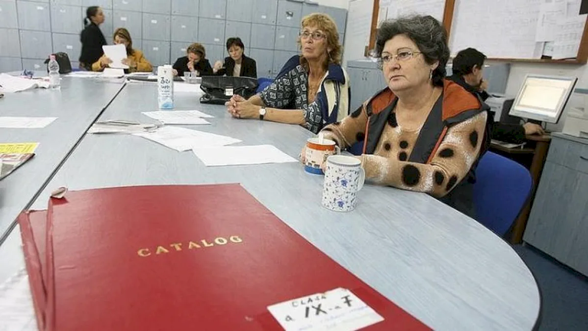Sporurile din Educaţie din 2027: spor de până 15% din salariul de bază celor care predau simultan la mai multe clase de elevi din şcoala primară şi gimnaziu