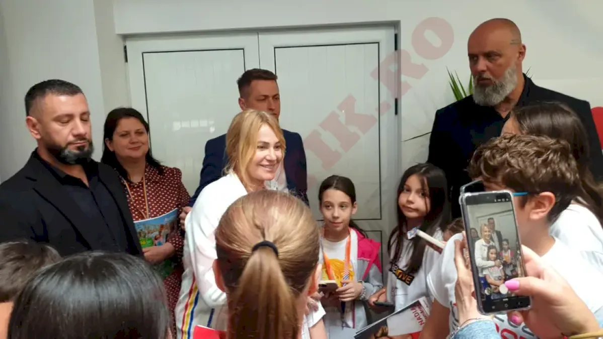 Nadia Comăneci, asaltată de copii la revenirea în Onești, la 50 de ani de la Jocurile Olimpice de la Montreal. Cine transmite la TV Gala Campioanelor