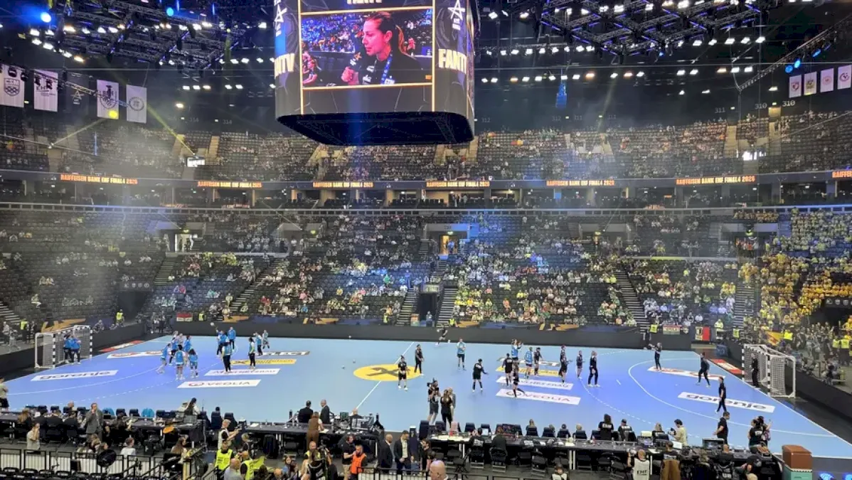 Metz  CSM București, live video în Final Four-ul Ligii Campionilor. Primele imagini din MVM Dome