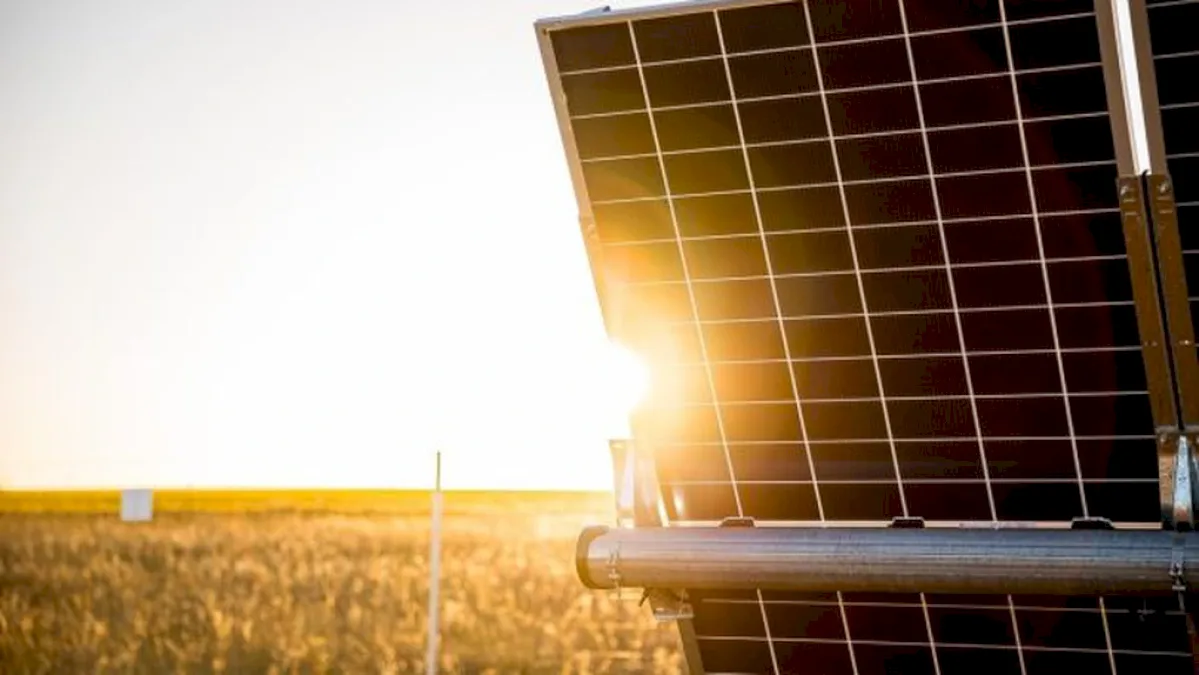 Noi parcuri fotovoltaice intră în producție în România. Israelienii de la Shikun & Binui au luat licența pentru două centrale, de 85 MW, în nord-vestul țării
