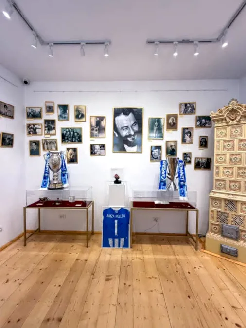Trofeele Universității Craiova au ajuns la Casa Memorială Amza Pellea! Acțiune de suflet a campioanei României. Foto și Video
