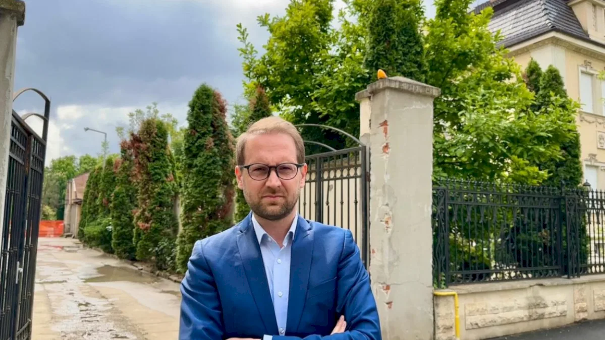 Cât de sărac este, de fapt, Dominic Fritz? Primarul care poartă aceiași pantofi are o vilă de 330.000 de euro
