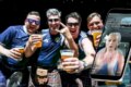 Fanii Scoției au consumat multă bere în Boston, câți bani a câștigat o barmaniță