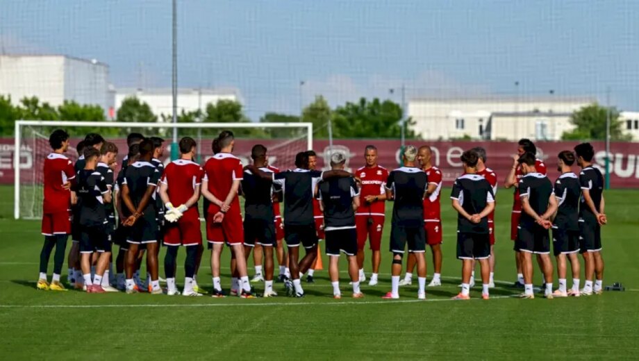 Vedeta Rapidului nu poate pleca din România și ratează cantonamentul din Austria