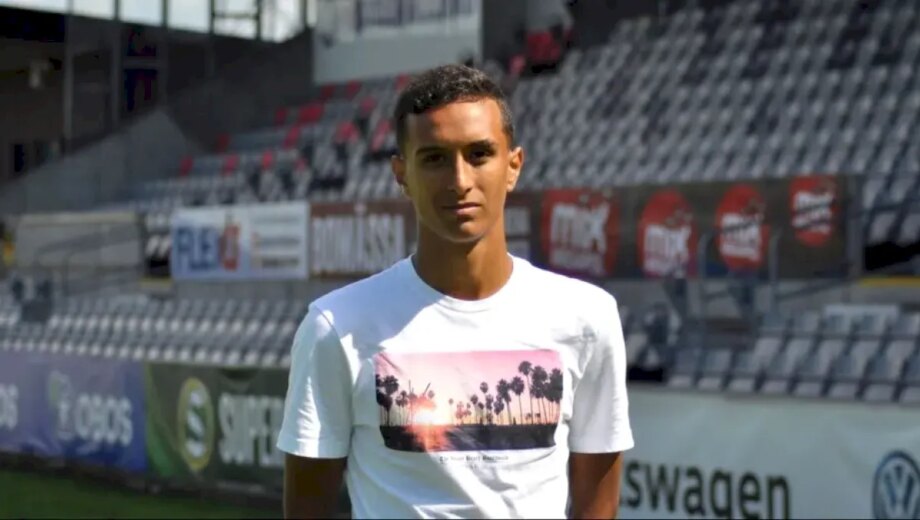 Noul atacant al Dinamo este fostul jucător de la Arsenal al cărui naș îi este cunoscut